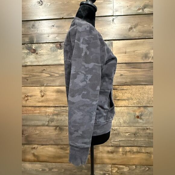 Lululemon Scuba Crew​ - Picture 3 of 7